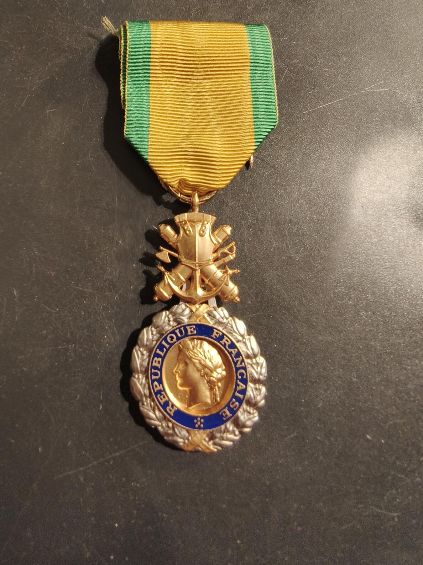 老王徽章第176期 法国军事奖章   五共时期