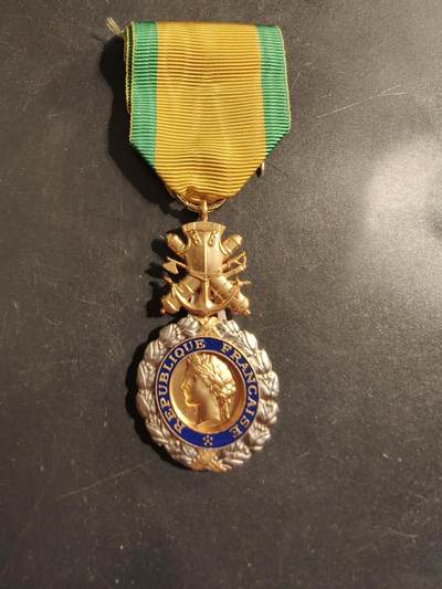 老王徽章第176期 - 法国军事奖章   五共时期