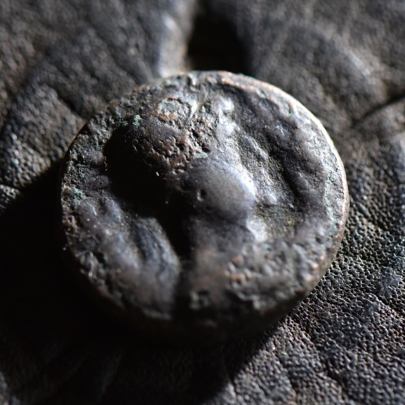 【良泉】【春节前最后一场】2月5日晚19.30点开拍！208组，本场结束后预存钱币的朋友请告知，将连同本场拍品一起邮寄，预祝诸位春节愉快！ 公元55-100年【古印度】贵霜第二任国王，威玛·塔克图，铜币，7.44克