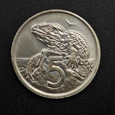 【淘币小摊】实时拍第八百四十九拍   散币银币场   满百包邮可预留二周 每周一统一发货   - 新西兰1974年伊丽莎白二世5分镍币