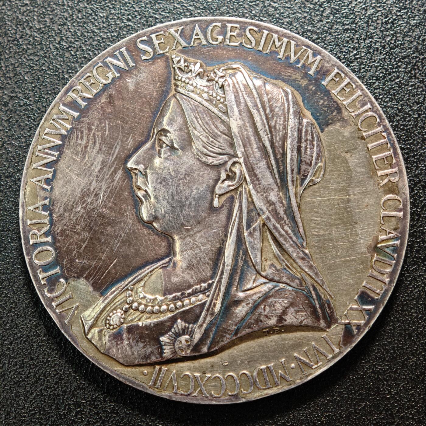 【德藏】世界币章拍卖第161期 1837年 英国维多利亚女王登基60周年纪念大银章 五彩包浆 直径约：57.7mm；重约：82.9g