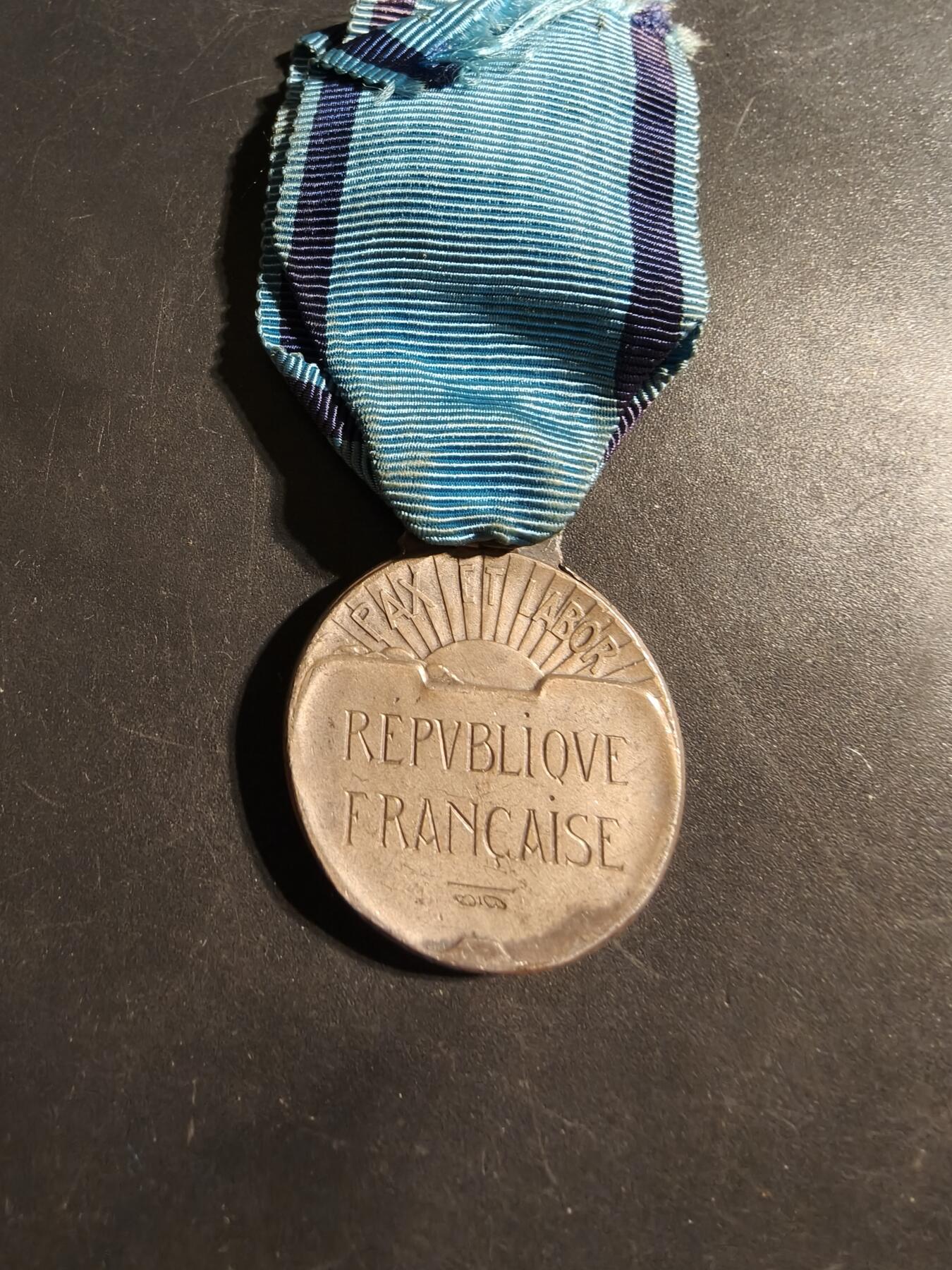 老王徽章第176期 法国银级体育奖章    950银     16.7g