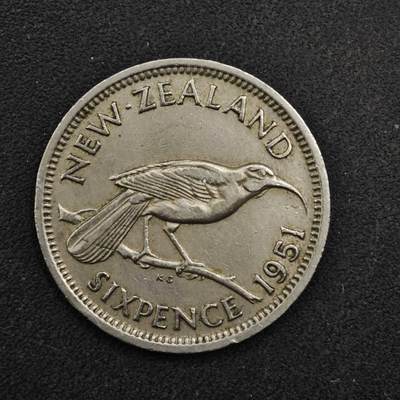 【淘币小摊】实时拍第八百四十九拍   散币银币场   满百包邮可预留二周 每周一统一发货   - 新西兰1951年乔治六世6便士镍币