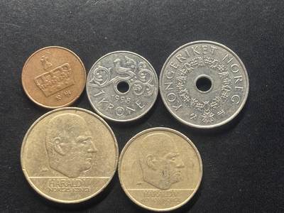 邮泉阁限时拍卖第三十九场 欧洲专场（硬币在国外。请付邮费6元。） - 挪威哈拉尔五世国王  5枚