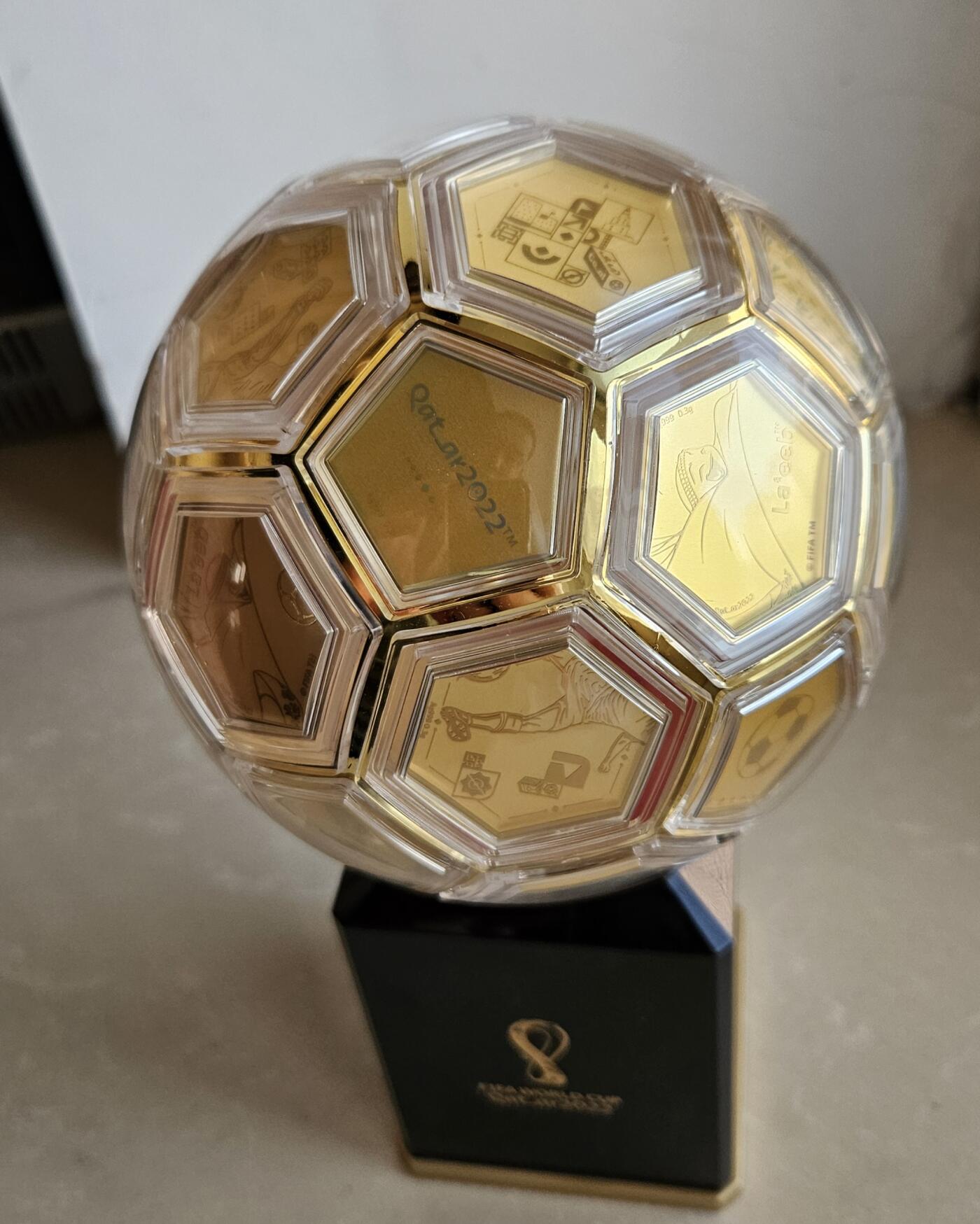 【币将精彩】世界钱币拍卖（2026-1-28） 2022年卡塔尔世界杯胜利荣耀足银9.6g幸运金球（有两个塑盒破损）