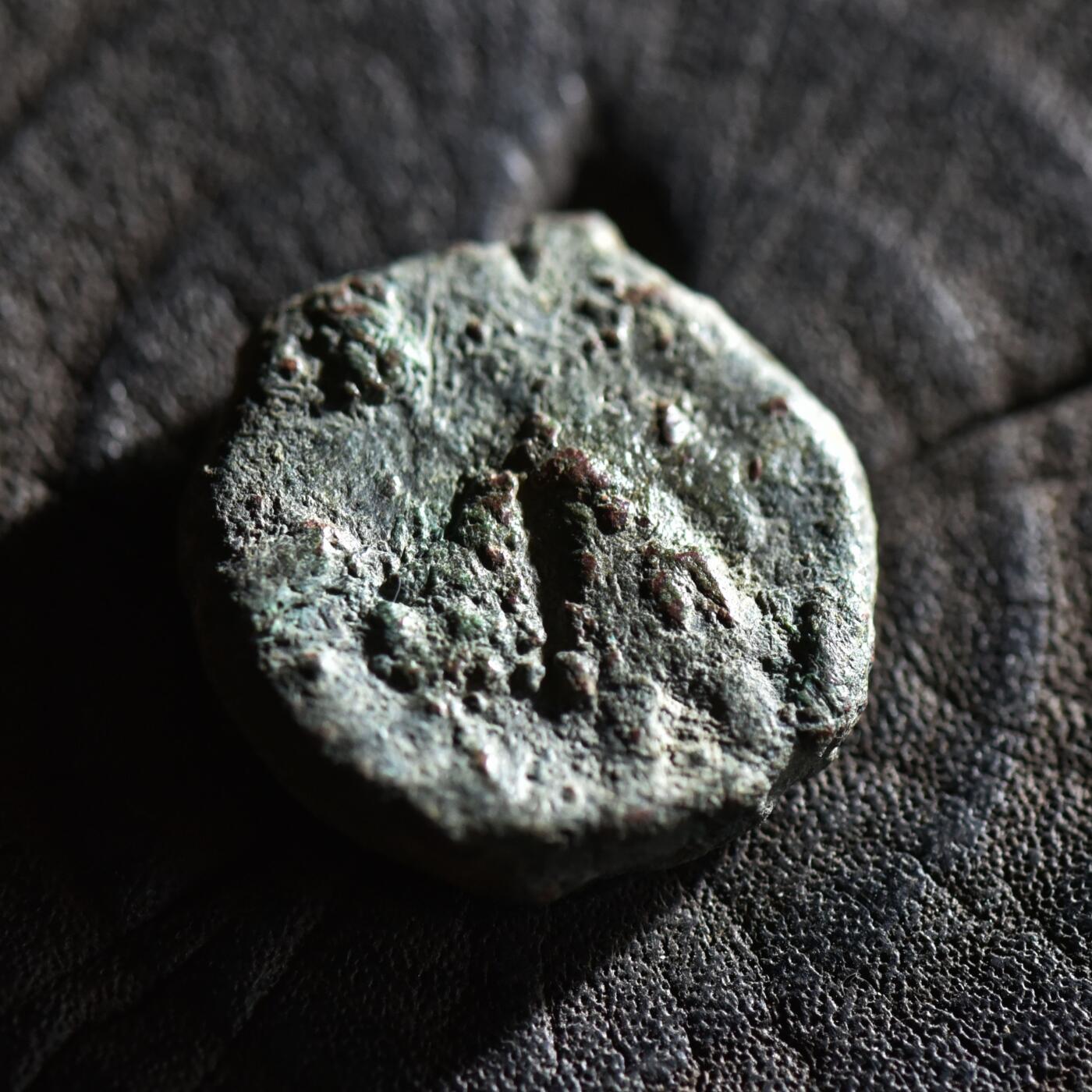 【良泉】【春节前最后一场】2月5日晚19.30点开拍！208组，本场结束后预存钱币的朋友请告知，将连同本场拍品一起邮寄，预祝诸位春节愉快！ 公元267-270年【贵霜】迦腻色伽三世“财富女神”铜币，7.96克