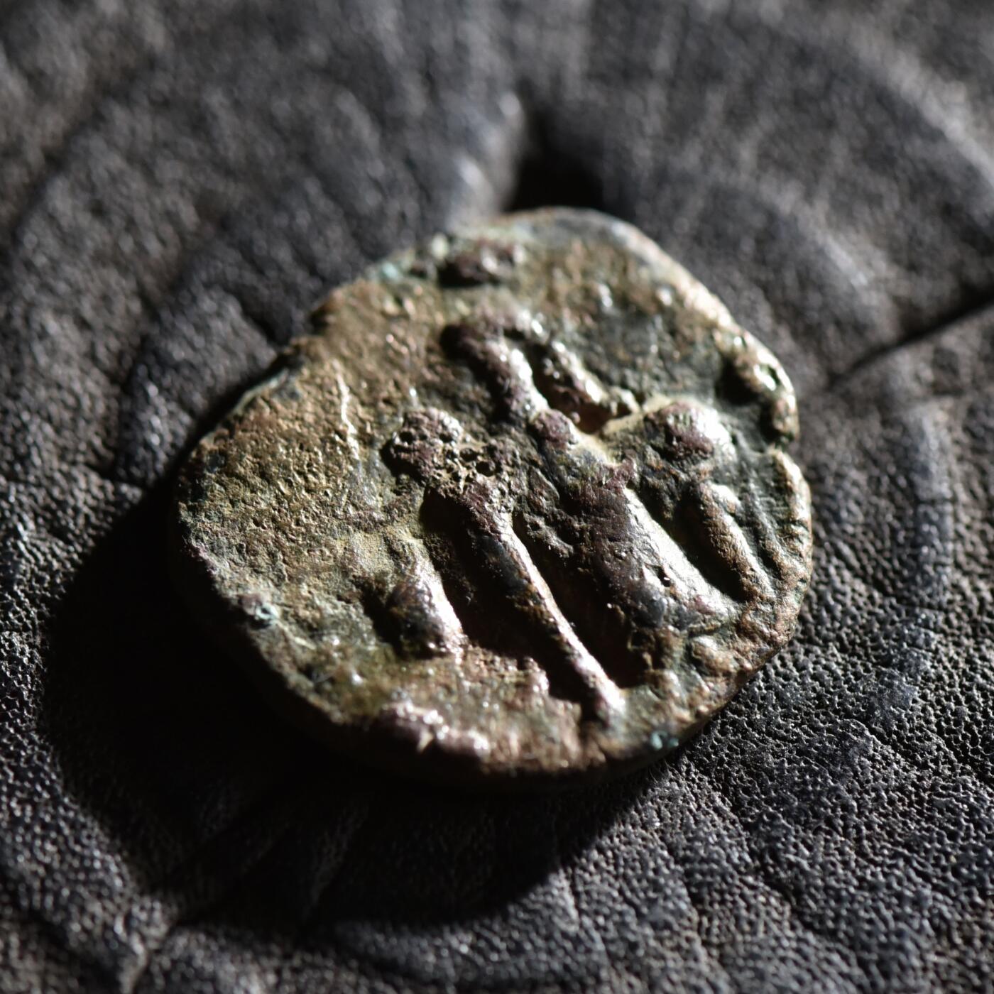 【良泉】【春节前最后一场】2月5日晚19.30点开拍！208组，本场结束后预存钱币的朋友请告知，将连同本场拍品一起邮寄，预祝诸位春节愉快！ 公元247-267年【古印度】贵霜，婆湿色伽“湿婆瘤牛”铜币，5.4克