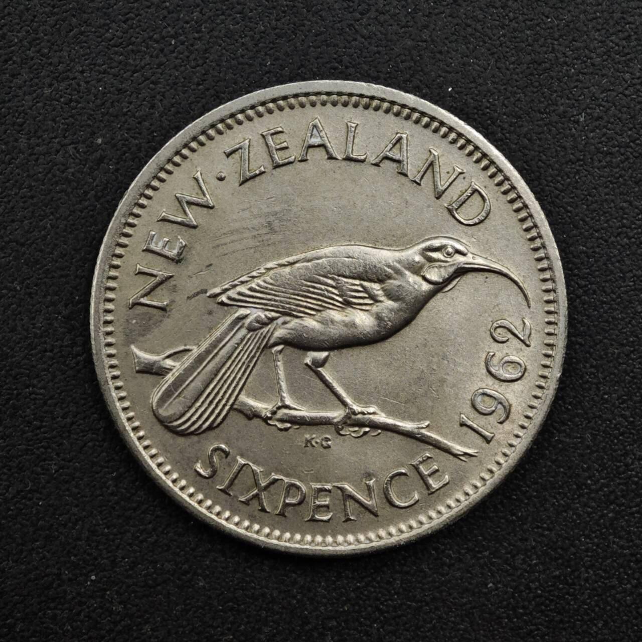 【淘币小摊】实时拍第八百四十八拍   散币银币场   满百包邮可预留二周 每周一统一发货   新西兰1962年伊丽莎白二世6便士镍币