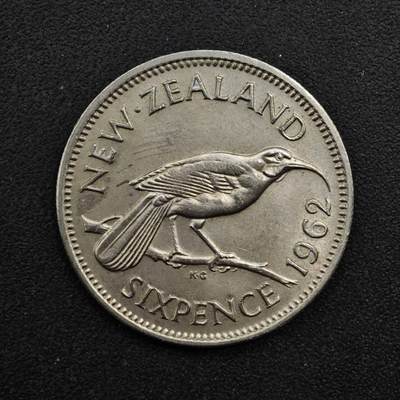 【淘币小摊】实时拍第八百四十八拍   散币银币场   满百包邮可预留二周 每周一统一发货   - 新西兰1962年伊丽莎白二世6便士镍币