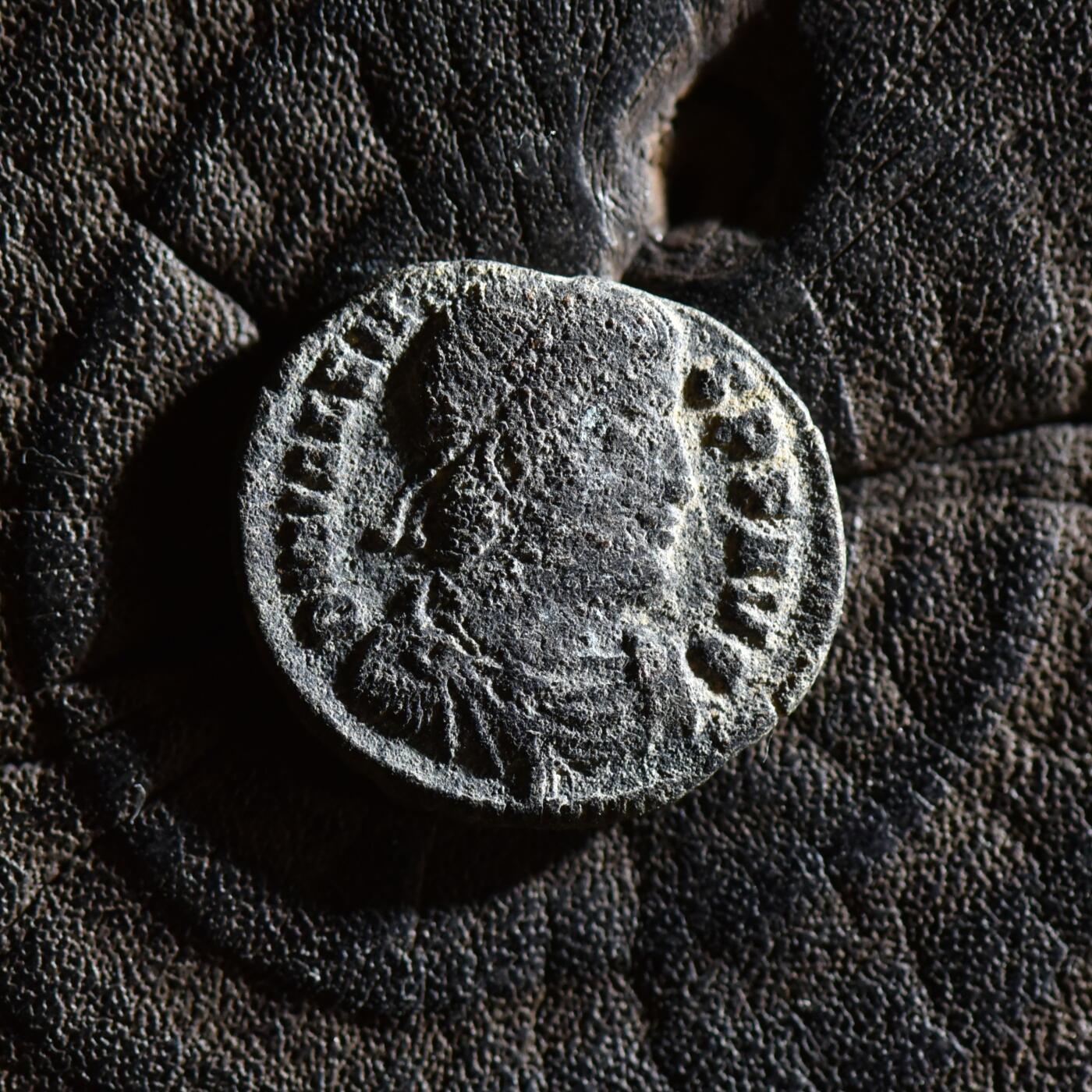 【良泉】【春节前最后一场】2月5日晚19.30点开拍！208组，本场结束后预存钱币的朋友请告知，将连同本场拍品一起邮寄，预祝诸位春节愉快！ 公元364-367年【古罗马】东部罗马帝国 瓦伦斯“胜利女神”铜币，帖撒罗尼亚造币厂，2.08克