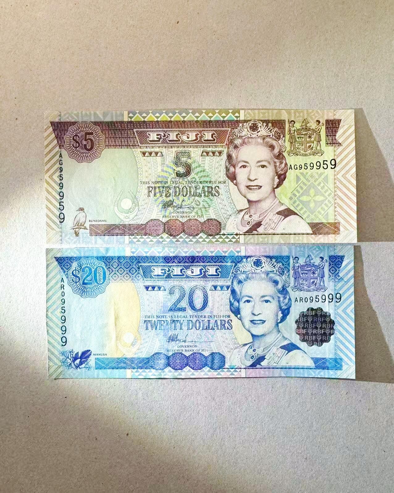 【Blue Auction】世界纸币精拍第774期——18级TOP拍卖/信誉/品质/专业/高效💫 【一组2张无47 含999豹子号】斐济 5-20元 女王 UNC/UNC-（20元有压痕）