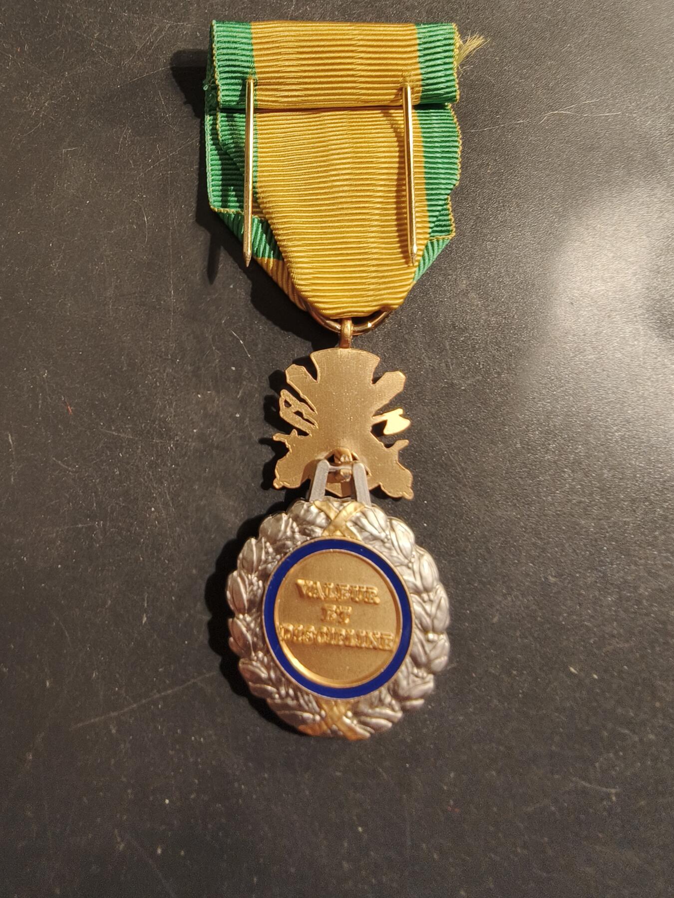 老王徽章第176期 法国军事奖章   五共时期