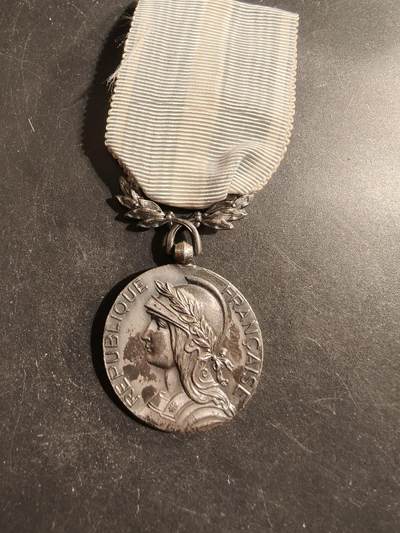 老王徽章第176期 - 法国殖民奖章