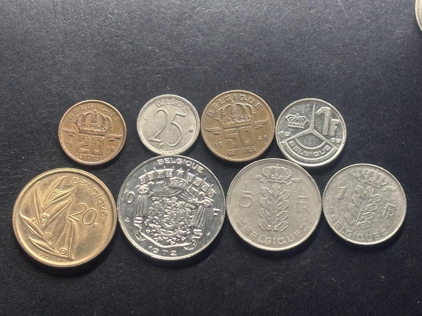 邮泉阁限时拍卖第三十九场 欧洲专场（硬币在国外。请付邮费6元。） 比利时博杜安国王8枚法文版