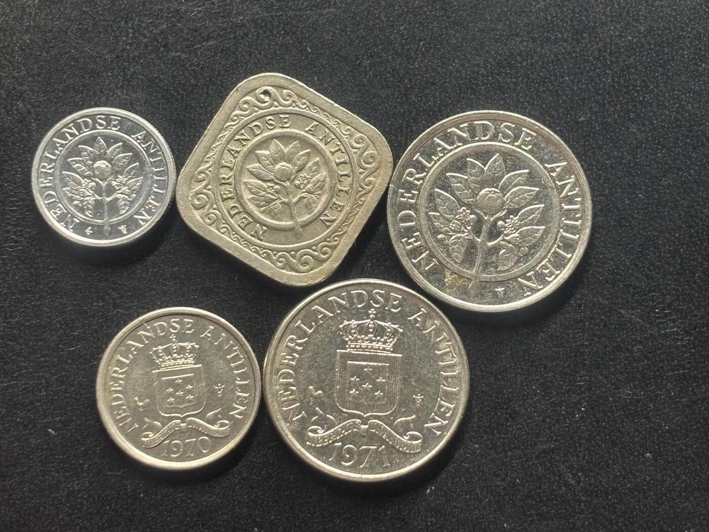 邮泉阁限时拍卖第三十九场 欧洲专场（硬币在国外。请付邮费6元。） 荷兰海外领地5枚