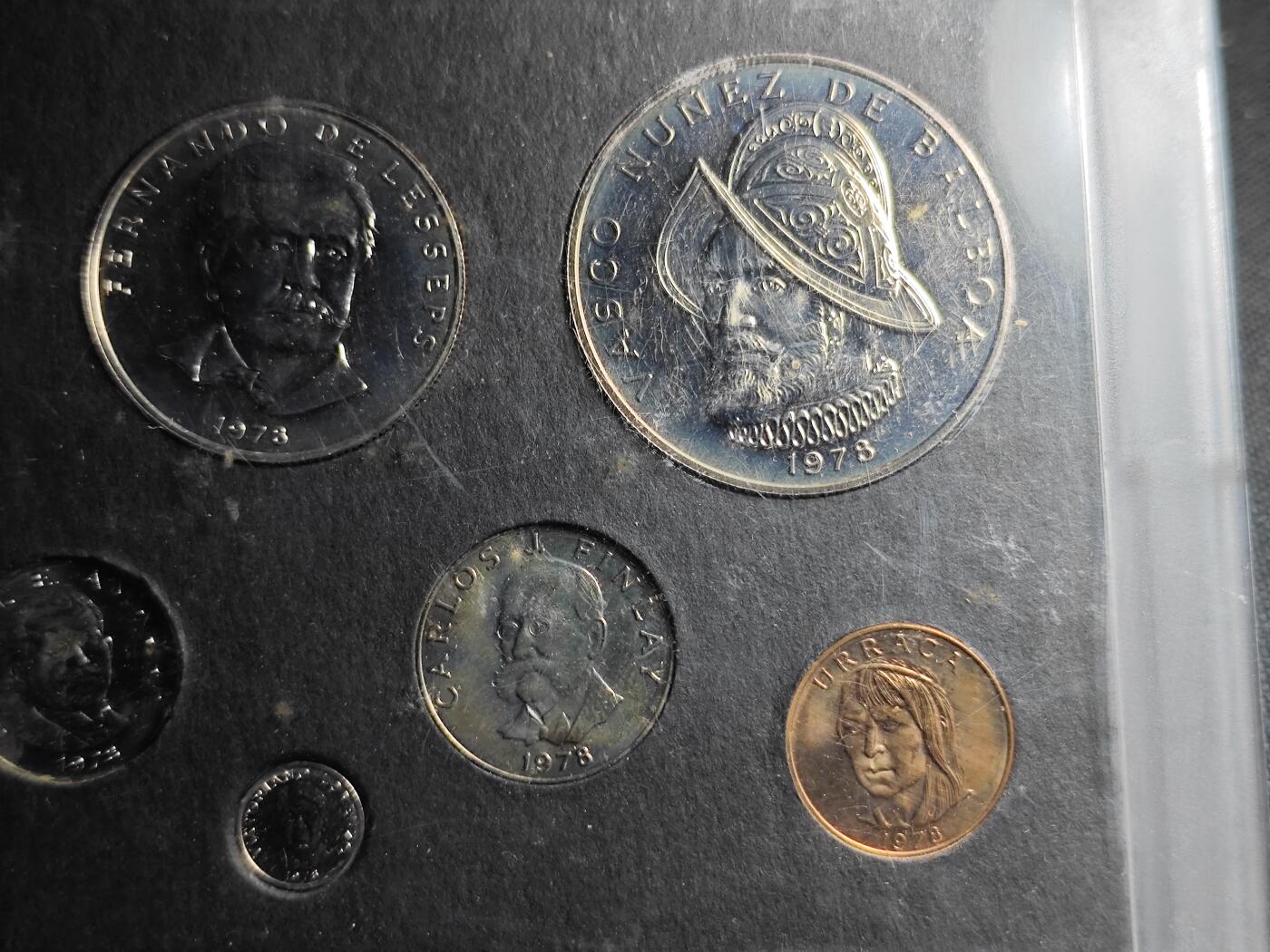 KK钱币收藏小铺  第400期  百期特拍（四拍之四）2月预留时间 周末发货  1978巴拿马独立75周年精制铜镍套币 完整一套稀少！5巴波亚发行量仅2000，1巴波亚发行量仅4000，25/50分发行量仅19000，10分发行量仅31000，5分发行量41000，2.5分发行量51000枚 