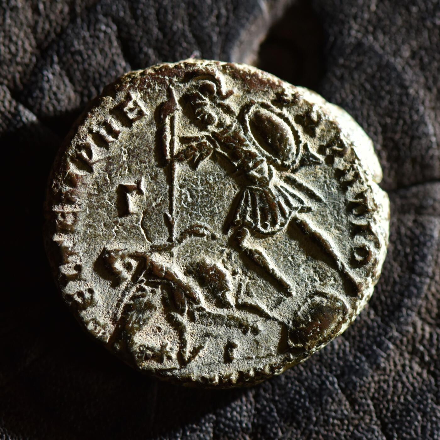 【良泉】【春节前最后一场】2月5日晚19.30点开拍！208组，本场结束后预存钱币的朋友请告知，将连同本场拍品一起邮寄，预祝诸位春节愉快！ 【百分币】公元350-355年【古罗马】君士坦提乌斯二世表弟——加卢斯，大铜币，6.17克