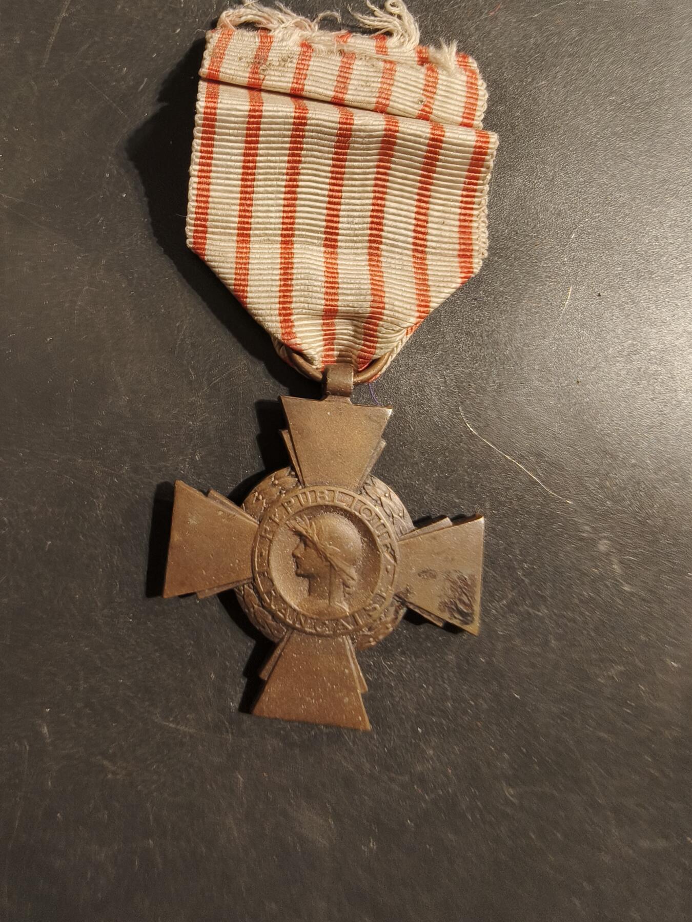 老王徽章第176期 法国战斗十字奖章