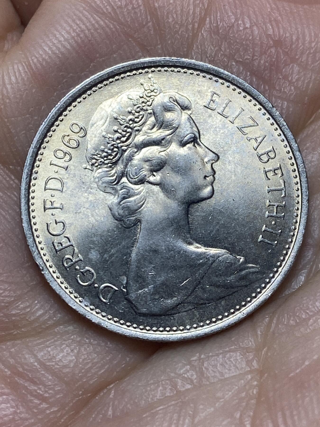 2026年第六场(总第一百七十五场）外国好品散币场(免佣金) 英国🇬🇧1969年5新便士(伊丽莎白二世中年花冠，十进制第一版)