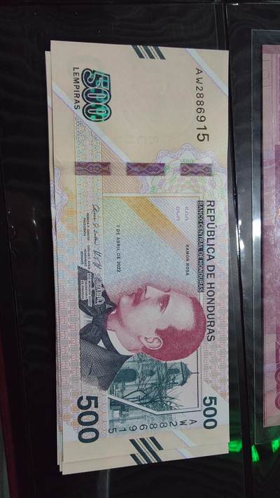 【新年七拍】世界钱币～微拍第228期暨2026年第7期  中小单价原刀卖剩号码精选部分 - 2022年洪都拉斯500 全新绝品无47尾号915