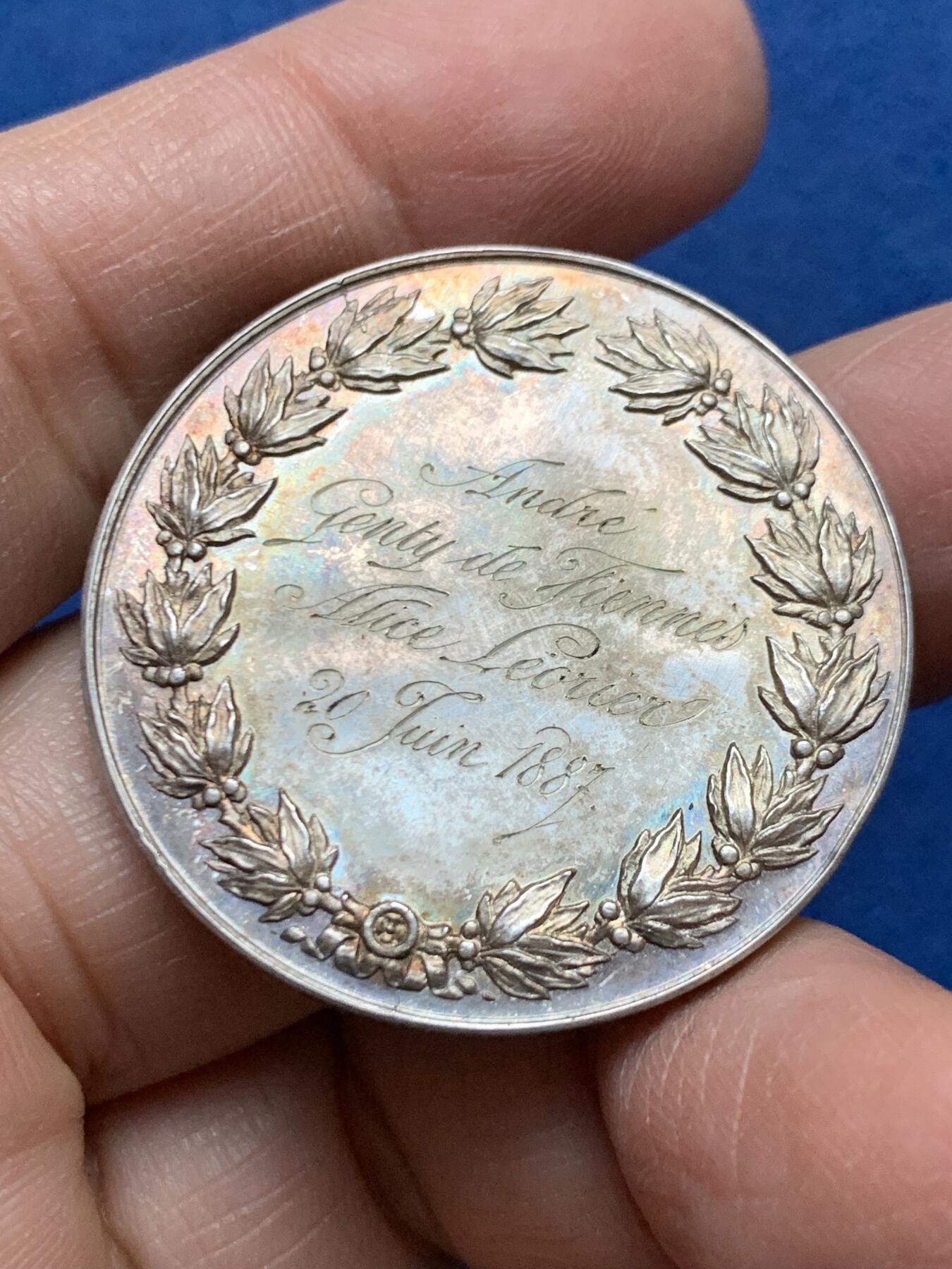 《竞宝斋》第456场 周日，周一，周二   3场连拍 （全场包邮）欢迎送拍 法国婚礼银章 22.3克 36mm 丰饶角银标 带原装订制盒