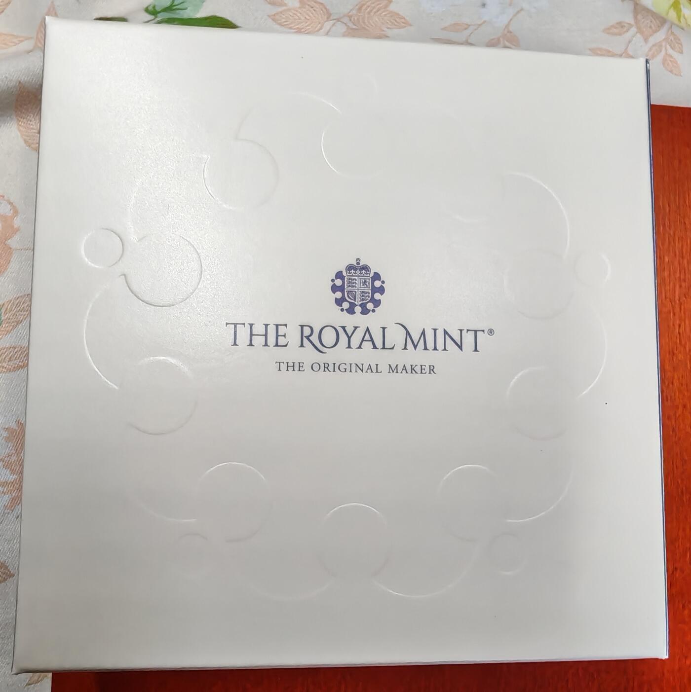 长老汇蛇年精选第九十三场拍卖 2022英国历代君主系列詹姆士一世5英镑精制银币，2盎司999银，700枚，盒证全，钢琴烤漆木盒