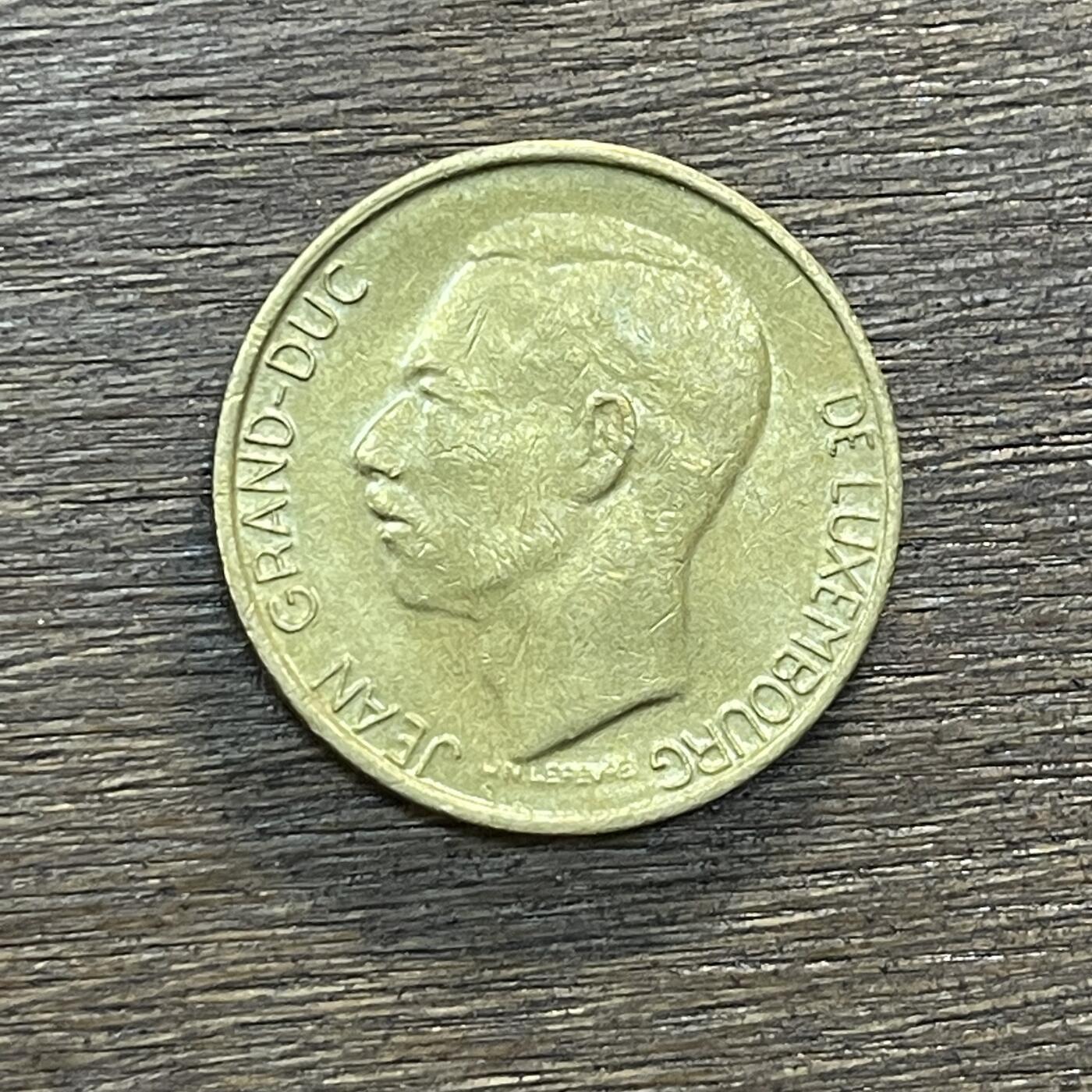 【铜匠收藏】★第138场★散币场。不寄存，30包邮。不满30元，支付5元运费。《接受代拍 代送NGC评级》 33【无寄存】1987年卢森堡5法朗硬币