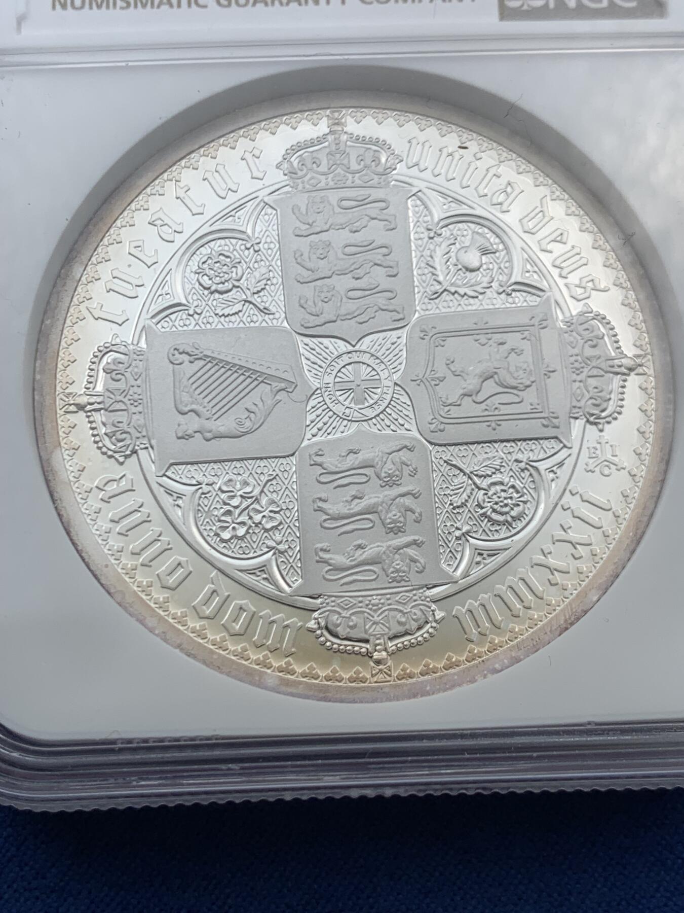 《竞宝斋》第456场 周日，周一，周二   3场连拍 （全场包邮）欢迎送拍 NGC PF68UC 圣赫勒拿2022年哥特皇冠2英镑高浮雕镜面精制银币，哥特式克朗币（怀恩设计，复刻经典），重2盎司，999银，原盒，证书。