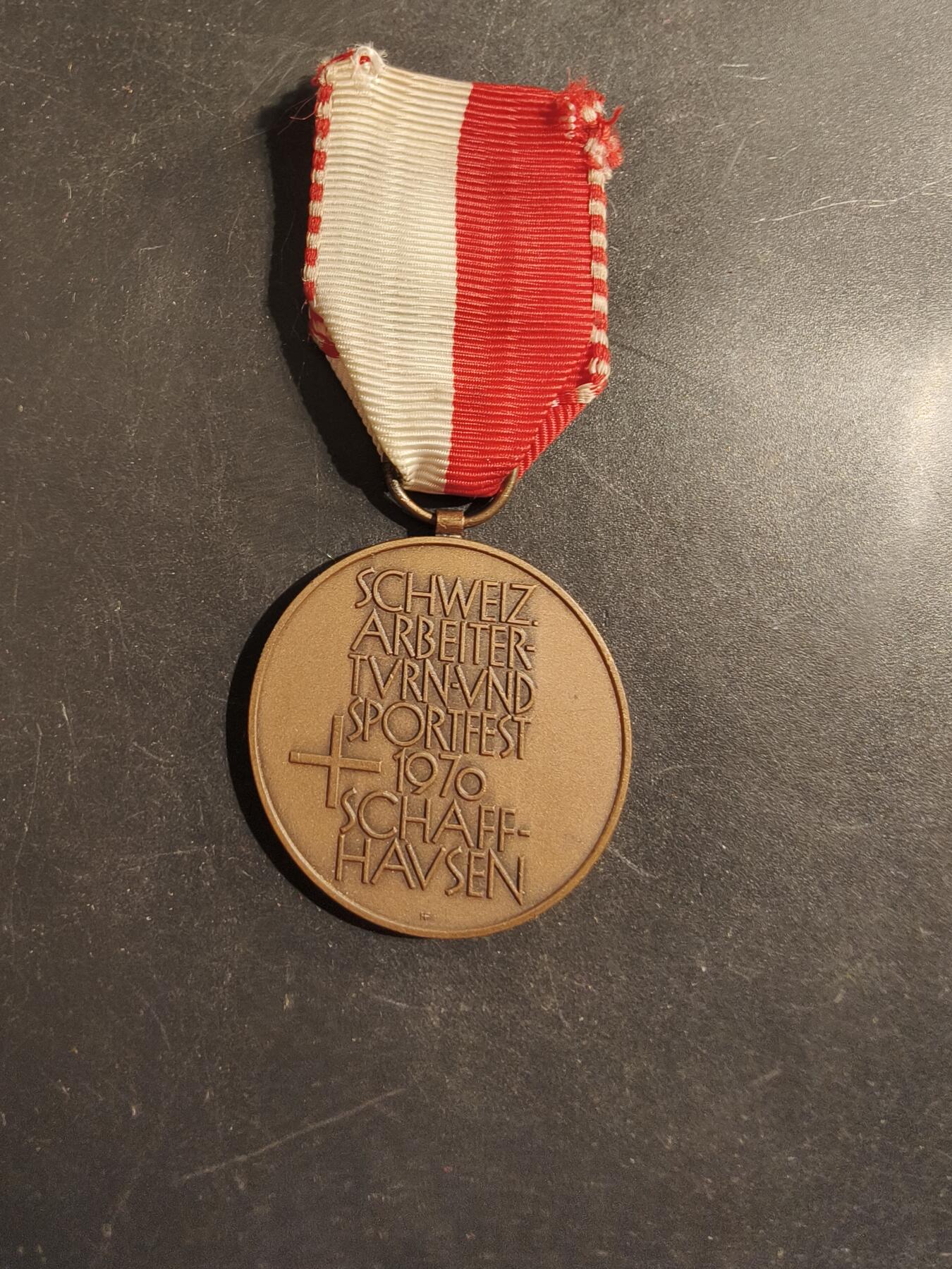 老王徽章第176期 瑞士1970沙夫豪森工人体操与体育节纪念章