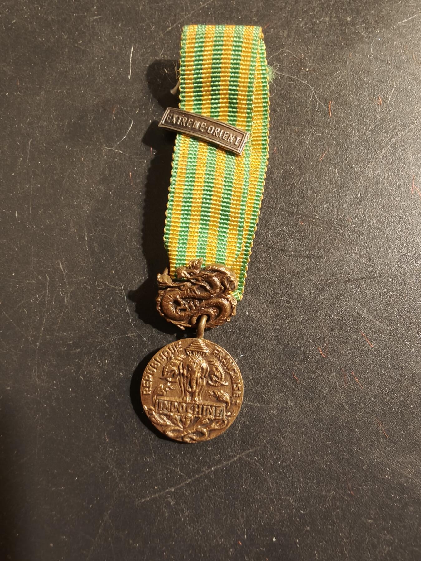老王徽章第176期 法国1946远征印支战役奖章迷你章  带印支