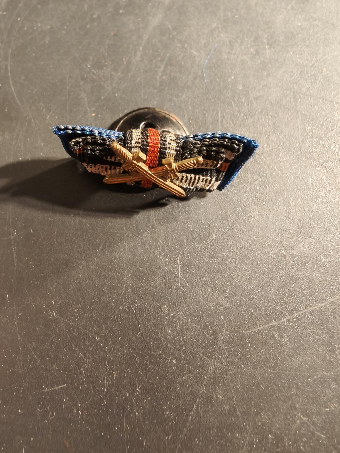 老王徽章第176期 德国一战二铁、兴登堡十字、普鲁士预备役3R花结略