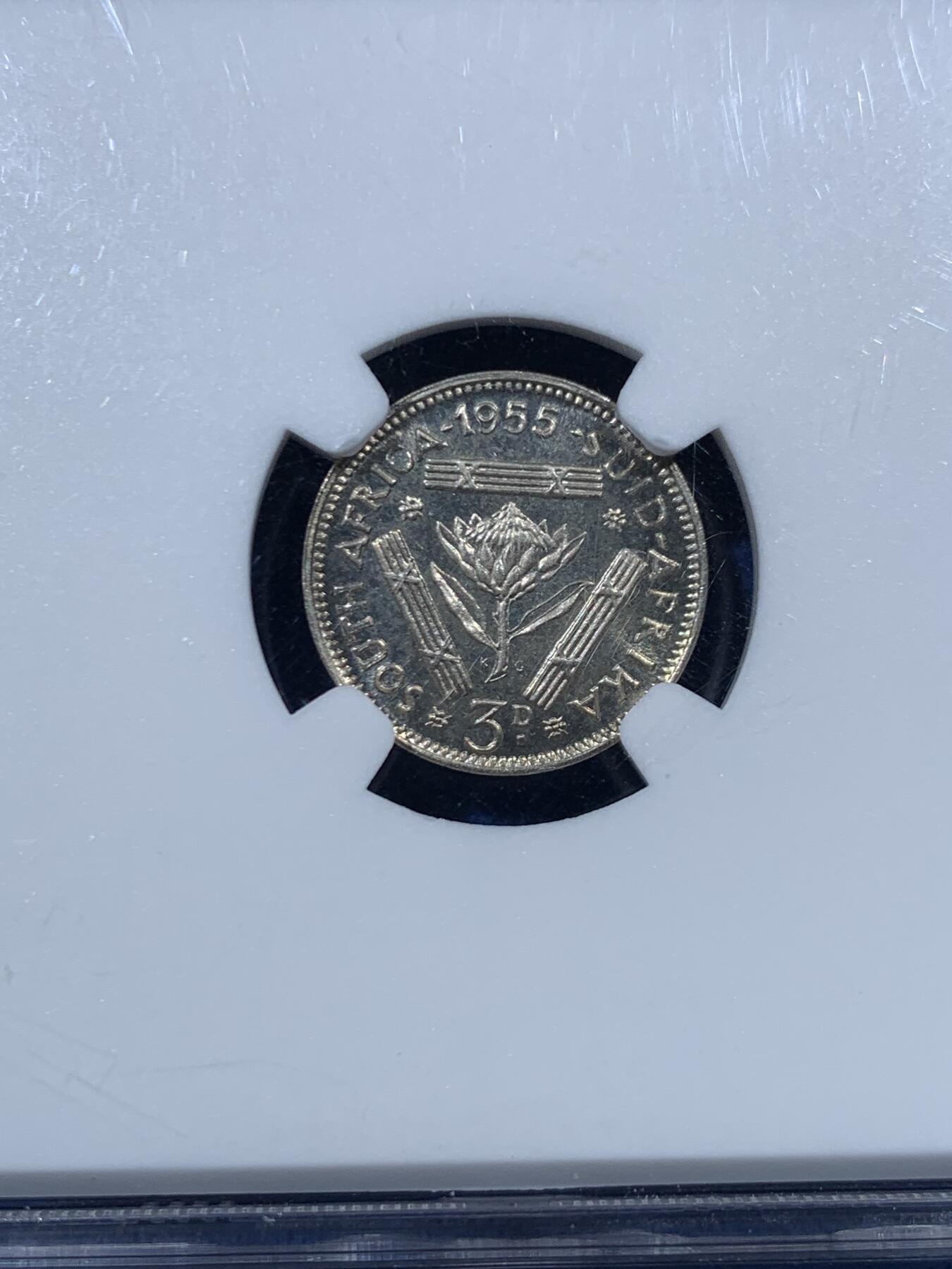 《竞宝斋》第456场 周日，周一，周二   3场连拍 （全场包邮）欢迎送拍 NGC PF66 南非1955年3P精制银币