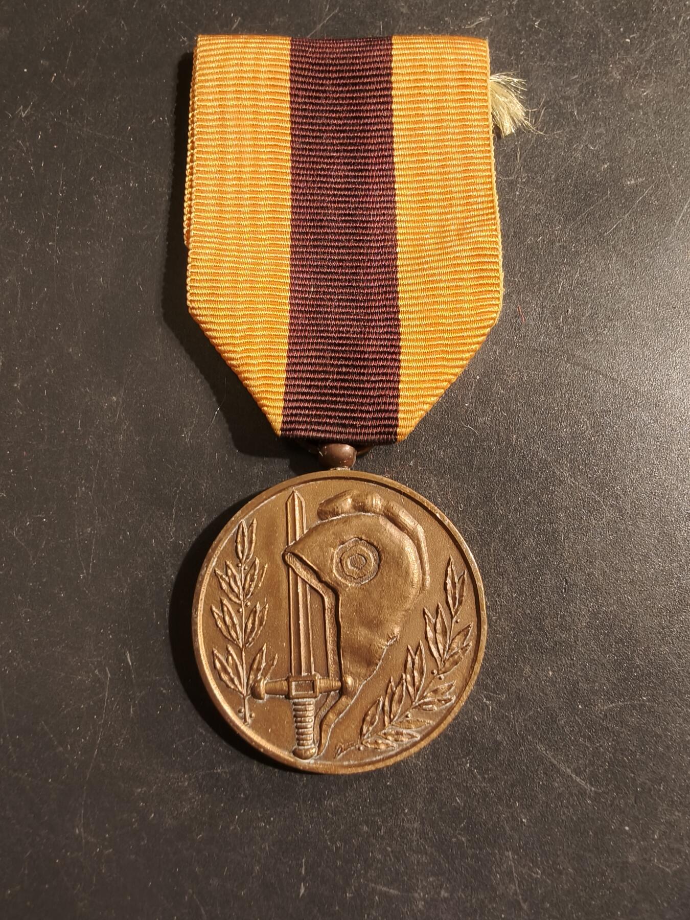 老王徽章第176期 法国国家老兵联盟75周年纪念章