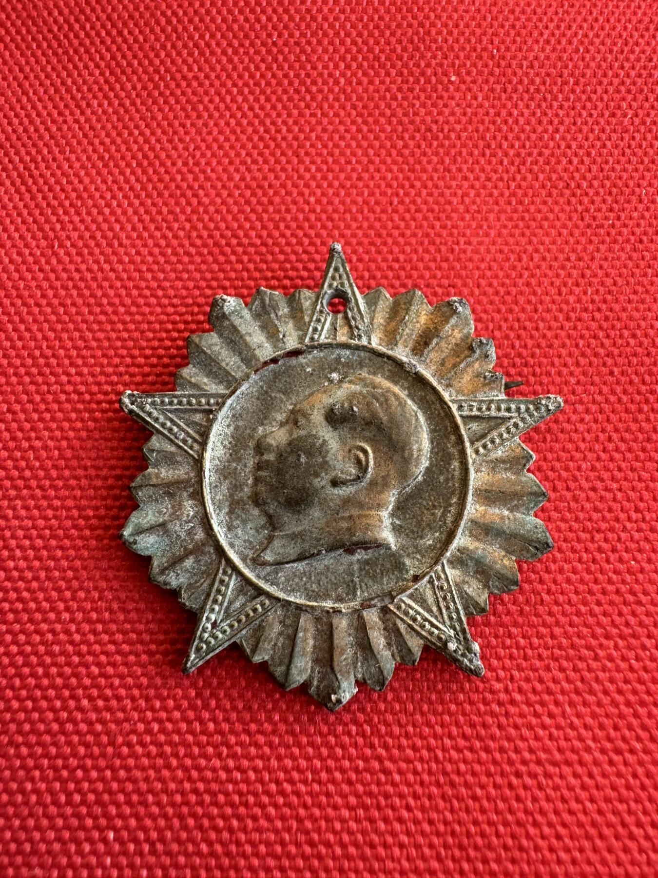 五哥徽章群   14号周三晚上八点4群联拍