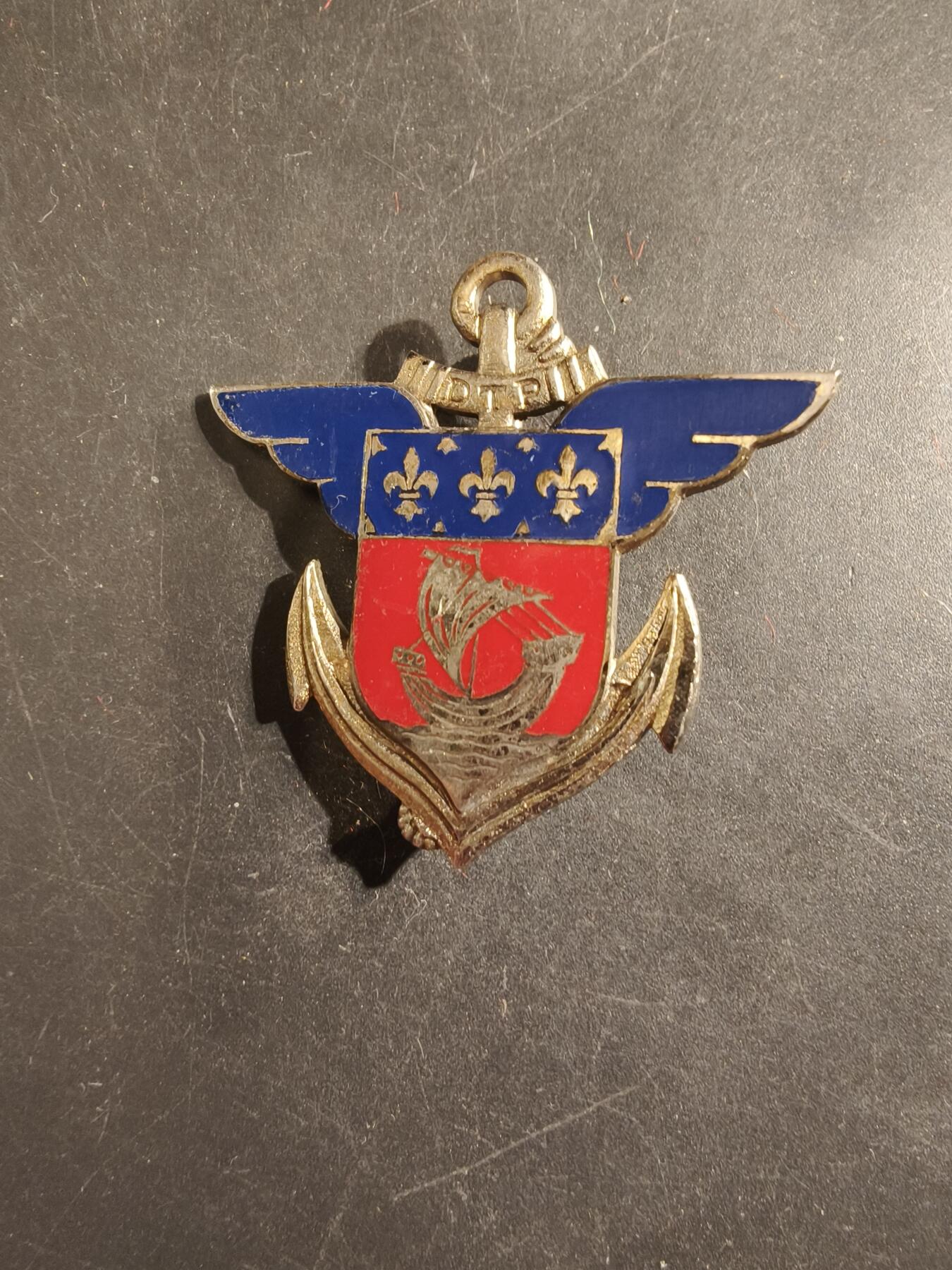 老王徽章第176期 法国巴黎过境区证章