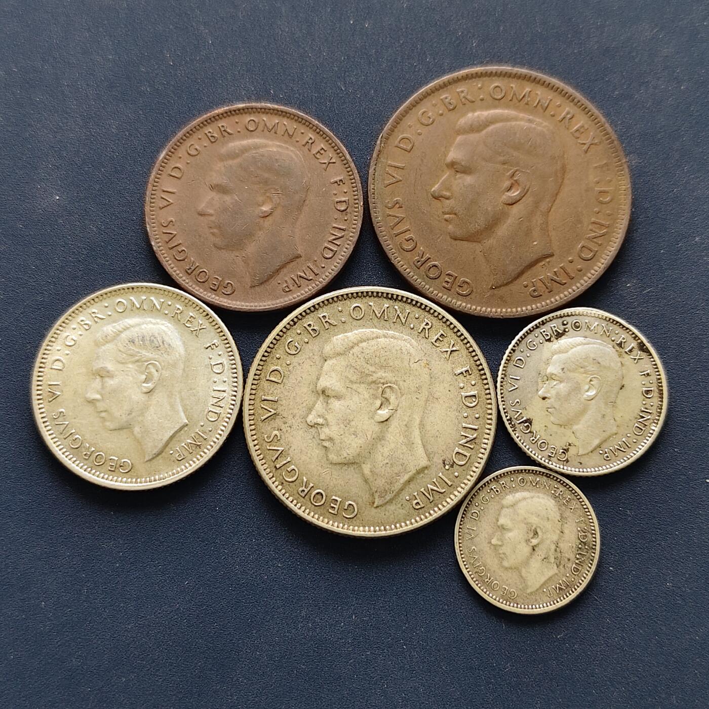 【全场包邮】纯粹捡漏拍495场-持续更新中 澳大利亚1941-1943年乔治六世925高银版4银2铜6枚套币【纯银价约392元（按20元银价折算）】