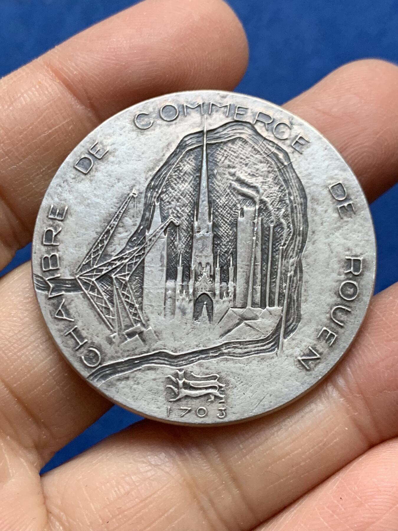 《竞宝斋》第456场 周日，周一，周二   3场连拍 （全场包邮）欢迎送拍 法国鲁昂商会纪念银章 39克 41mm 丰饶角1银标 带原盒