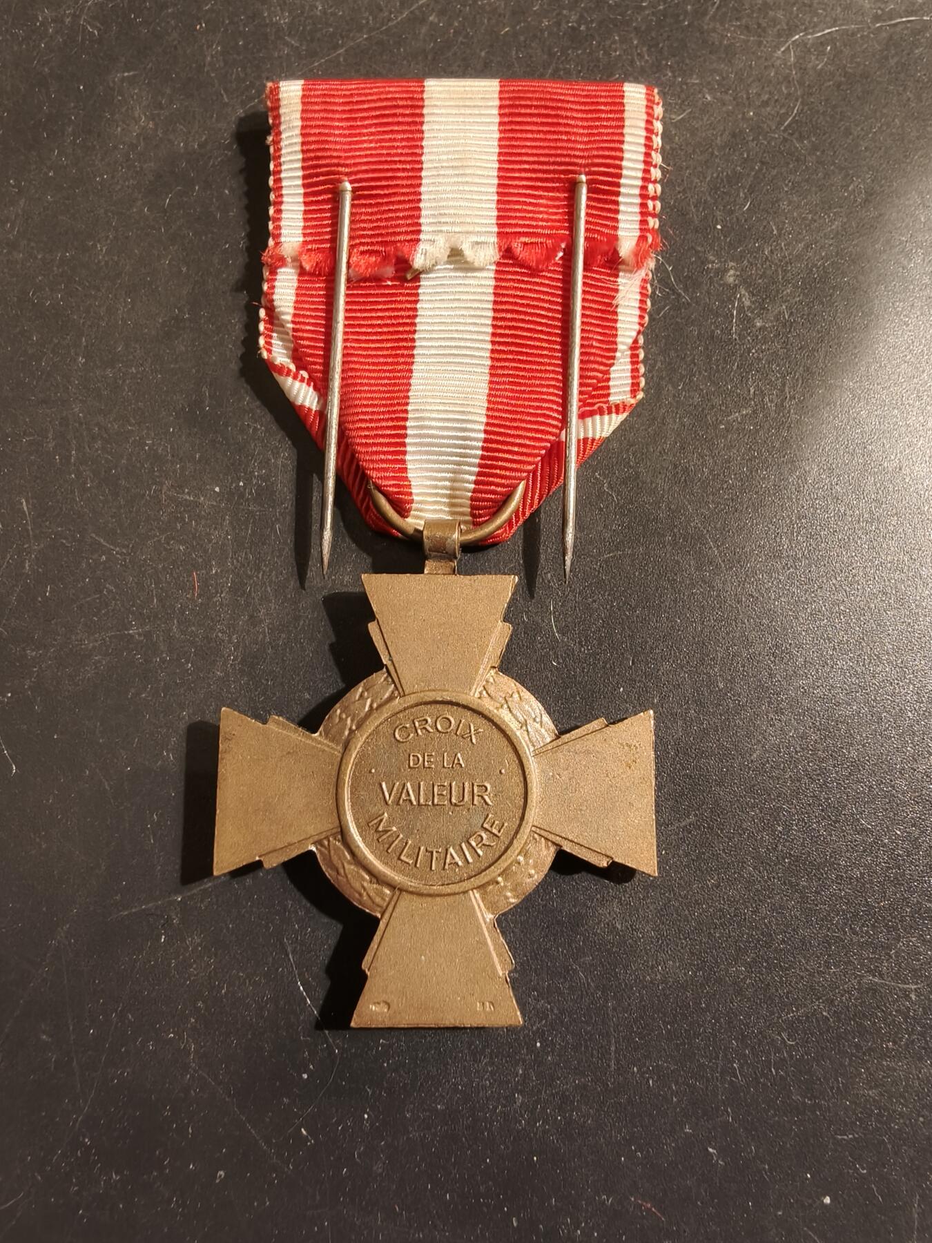老王徽章第176期 法国战斗十字奖章   海外行动版   1铜星勋饰