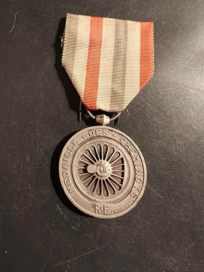 老王徽章第176期 - 法国银级铁路服务奖章   1947年实发