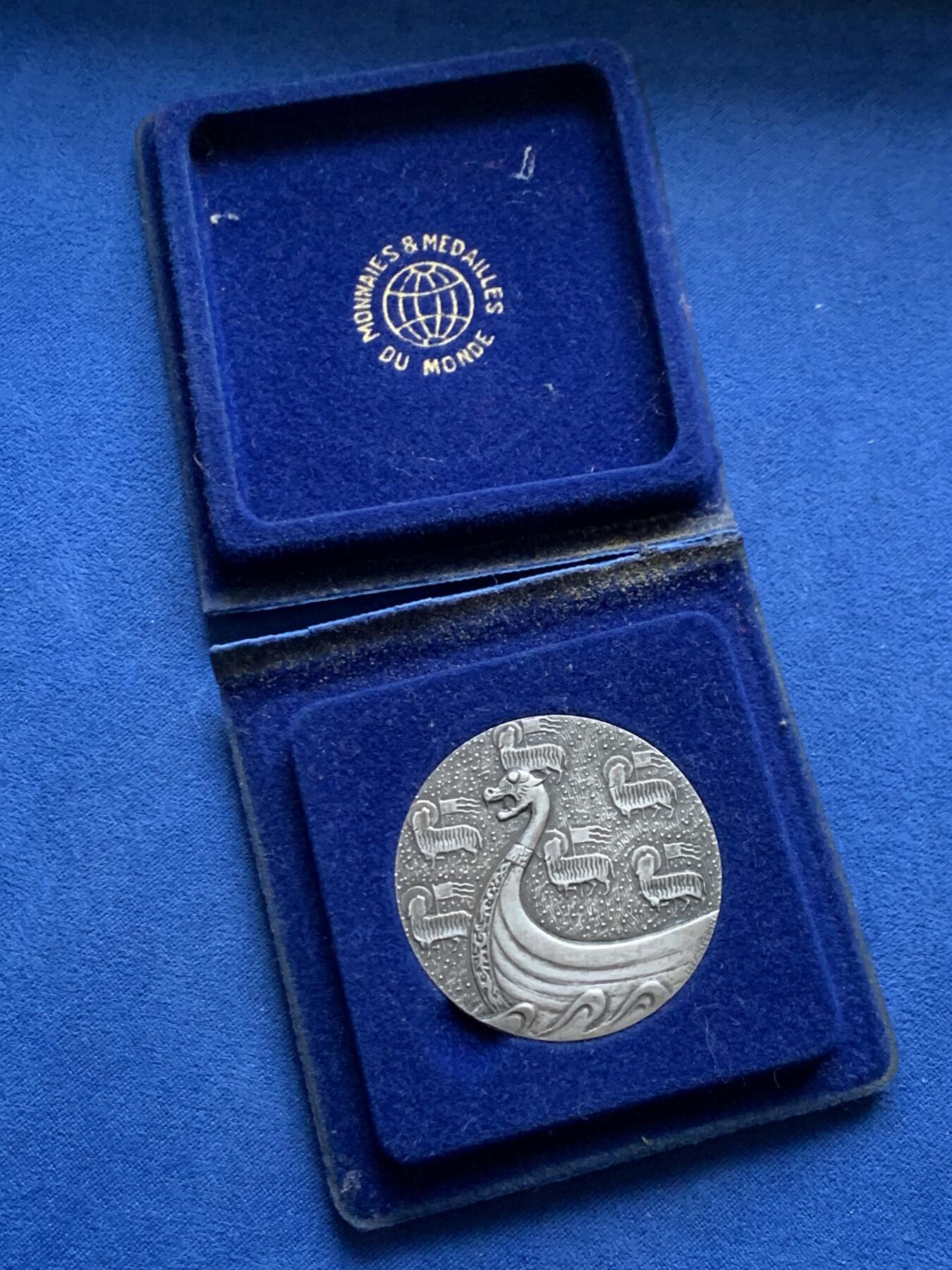 《竞宝斋》第456场 周日，周一，周二   3场连拍 （全场包邮）欢迎送拍 法国鲁昂商会纪念银章 39克 41mm 丰饶角1银标 带原盒