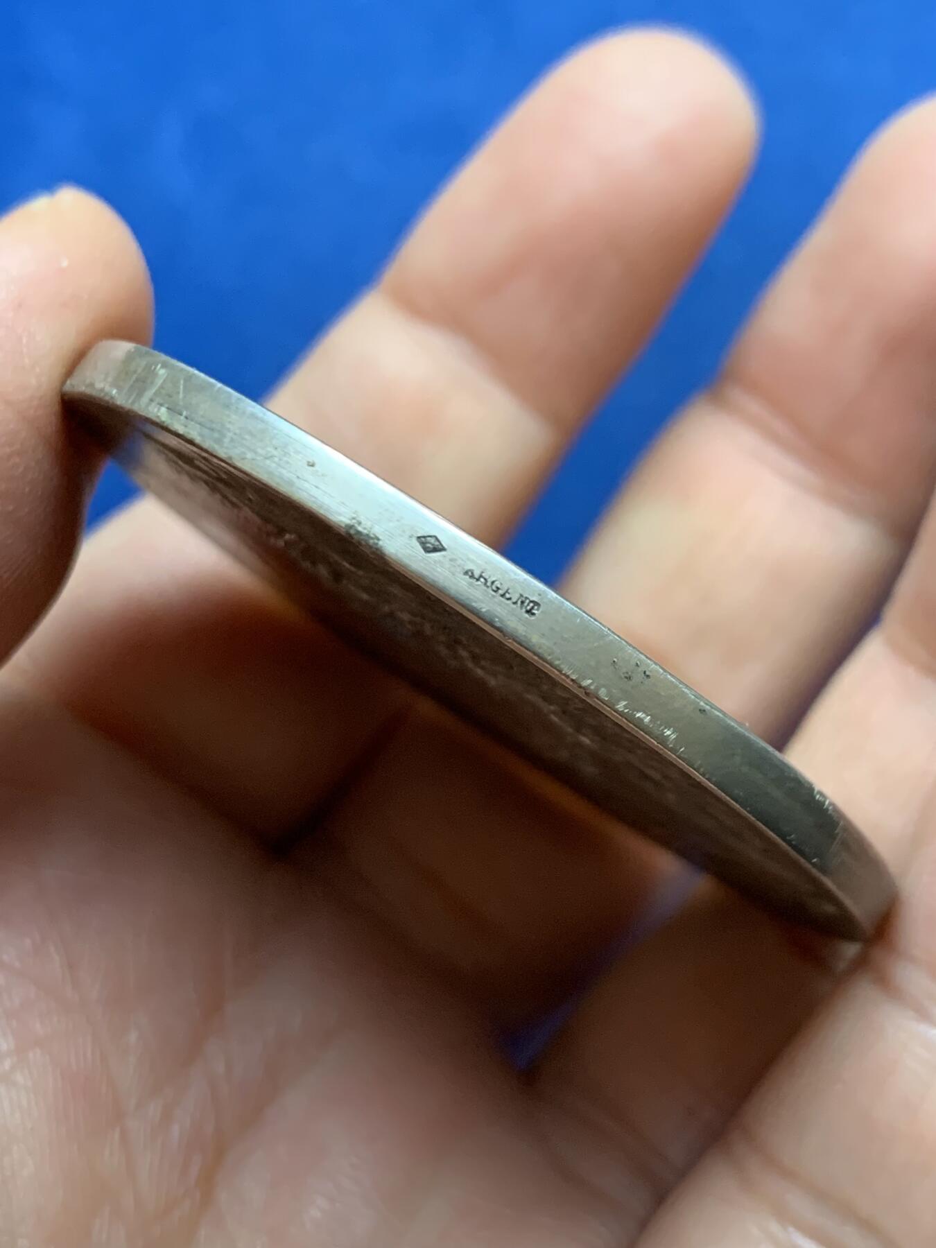 《竞宝斋》第456场 周日，周一，周二   3场连拍 （全场包邮）欢迎送拍 名家名作CM.Pillet 采蜜的少女大银章 菱形银标 60克 50.5mm