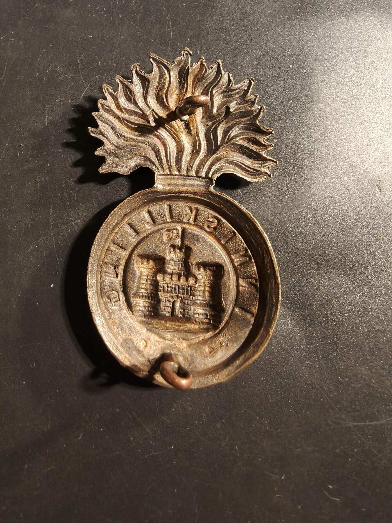 老王徽章第176期 英国皇家恩尼斯基林燧发枪团帽徽    维多利亚女王时期