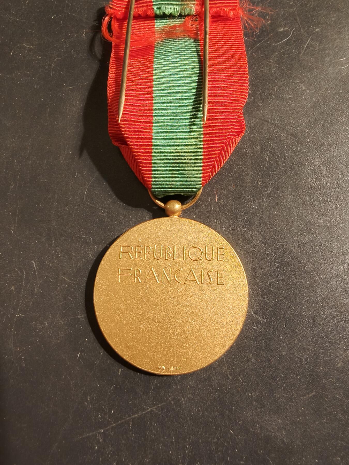 老王徽章第176期 法国金级军官级家庭奖章