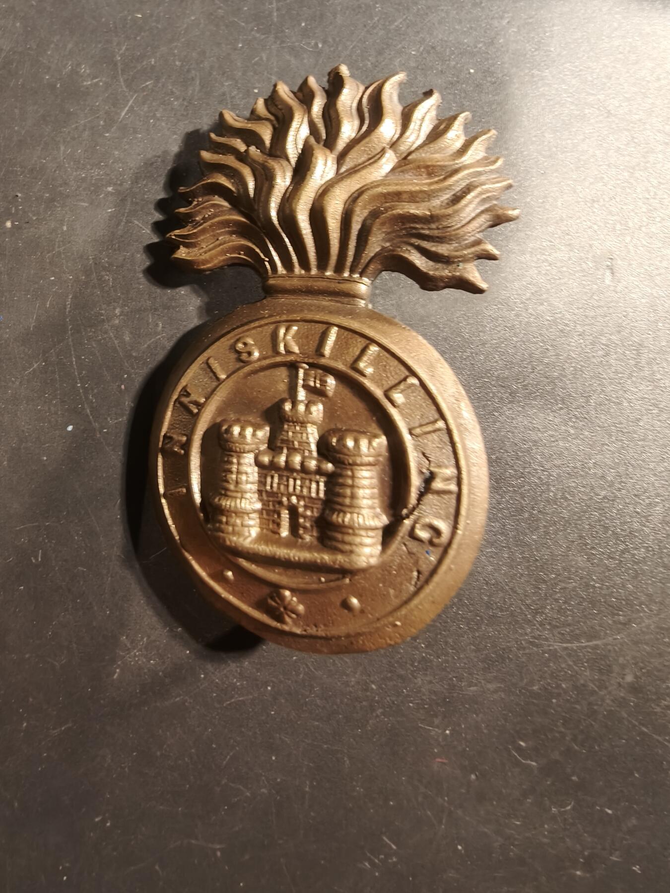 老王徽章第176期 英国皇家恩尼斯基林燧发枪团帽徽    维多利亚女王时期