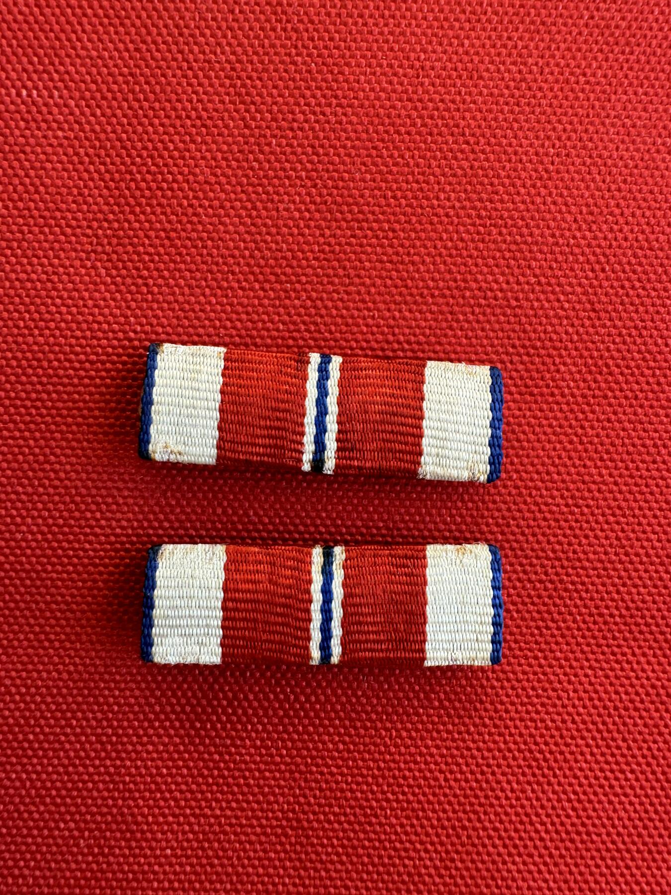 五哥徽章群   14号周三晚上八点4群联拍 略章两枚合拍