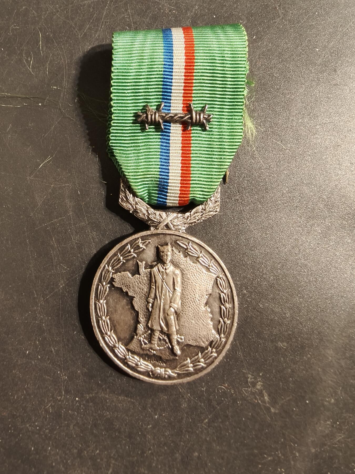 老王徽章第176期 法国战俘协会纪念章