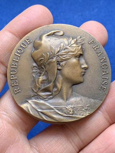 《竞宝斋》第456场 周日，周一，周二   3场连拍 （全场包邮）欢迎送拍 - 法国玛丽安娜女神铜章 H.Piner作品 62.8克 49.7mm 三角铜标