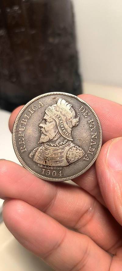 巴拿马武士像银币 - 巴拿马武士像银币