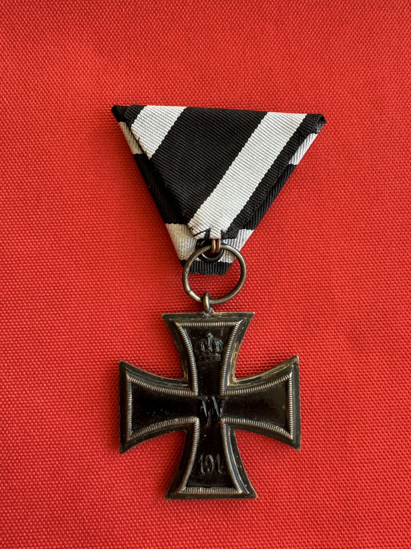 五哥徽章群   14号周三晚上八点4群联拍 十字