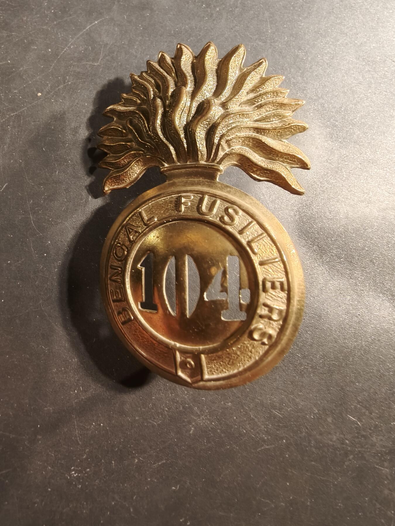 老王徽章第176期 英国陆军第104(孟加拉燧发枪团)步兵团帽徽     维多利亚女王时期